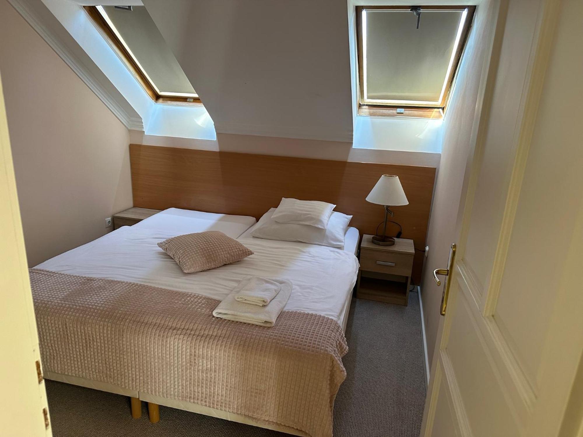 Hotel Forras Komárom Extérieur photo