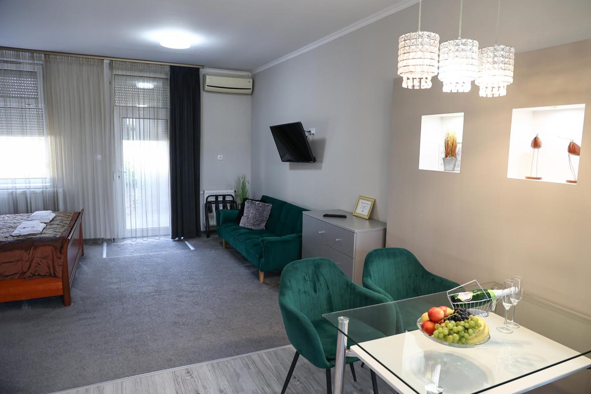 Hotel Forras Komárom Extérieur photo