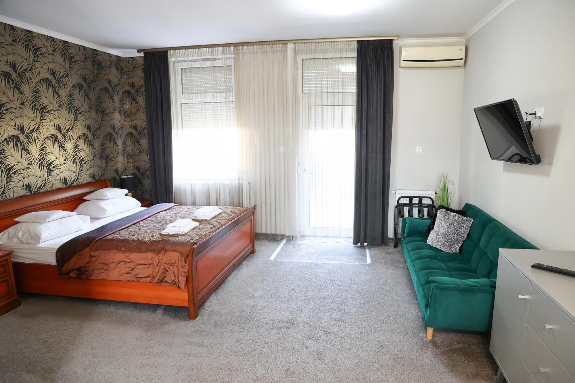Hotel Forras Komárom Extérieur photo