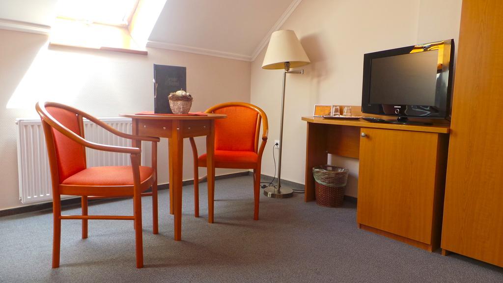 Hotel Forras Komárom Extérieur photo