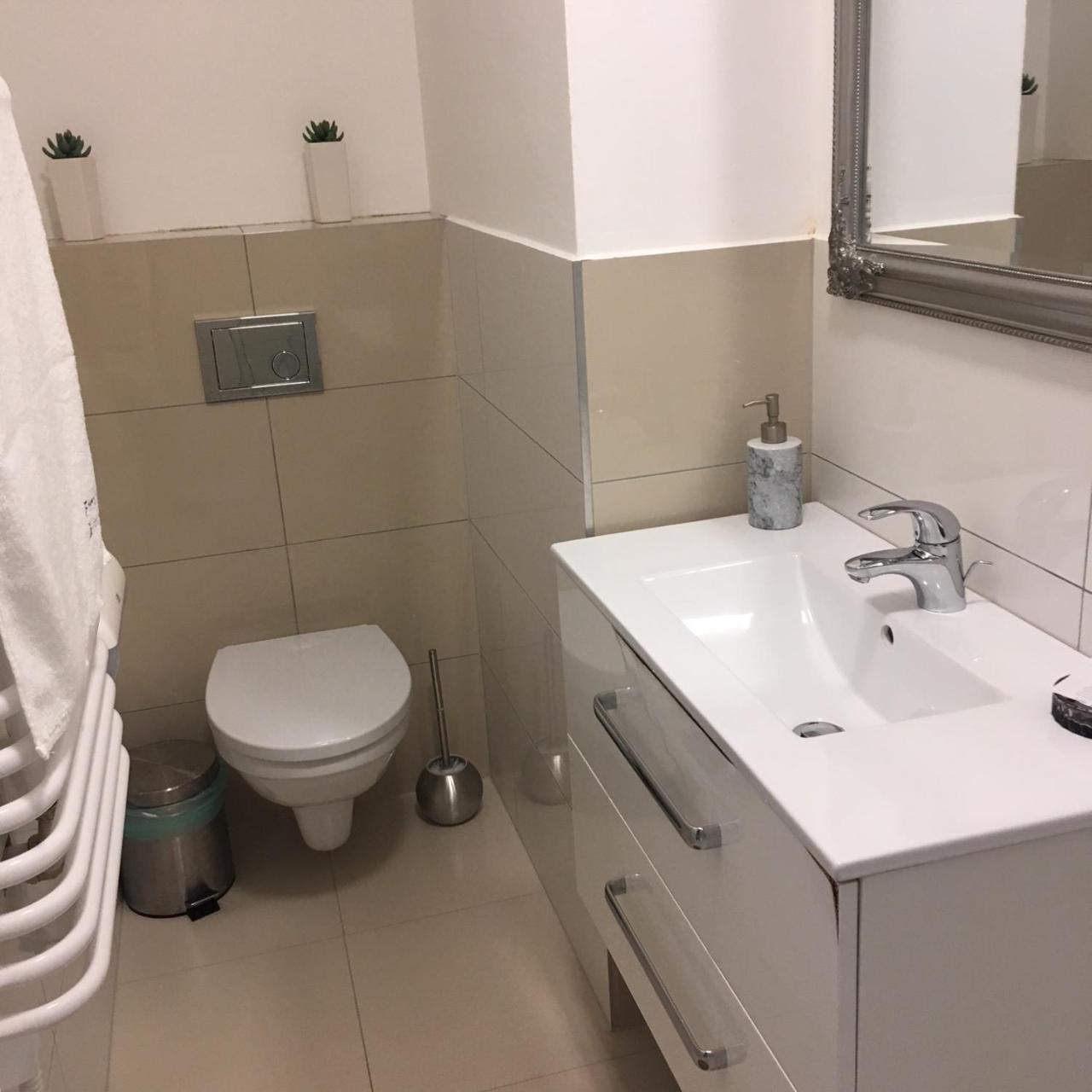 Hotel Forras Komárom Extérieur photo